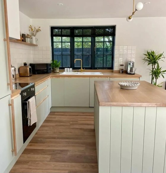 Fully equipped kitchen